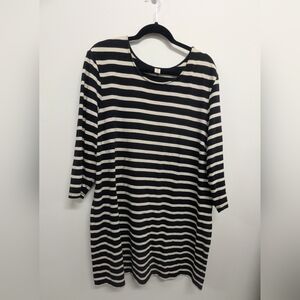Old Navy Black and White Striped Long Sleeve Dress